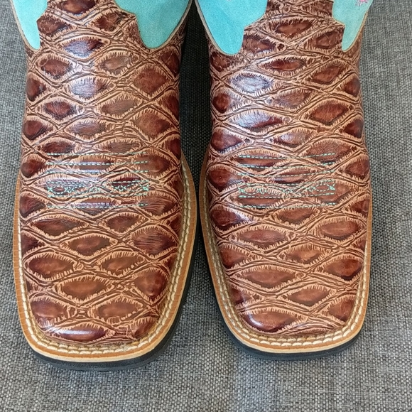 Ariat  sugar skull boot - Picture 5 of 10